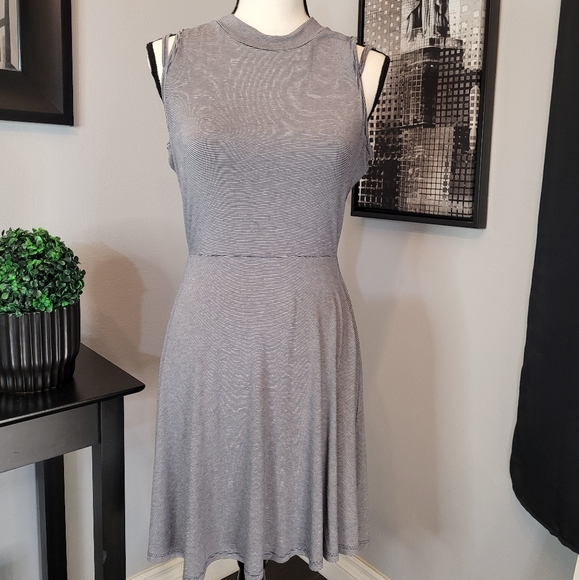 *Volcom* Gray&Blue striped Dress* Sleeveless, A-line type w/cute strapsđź‘— Small - Picture 1 of 16